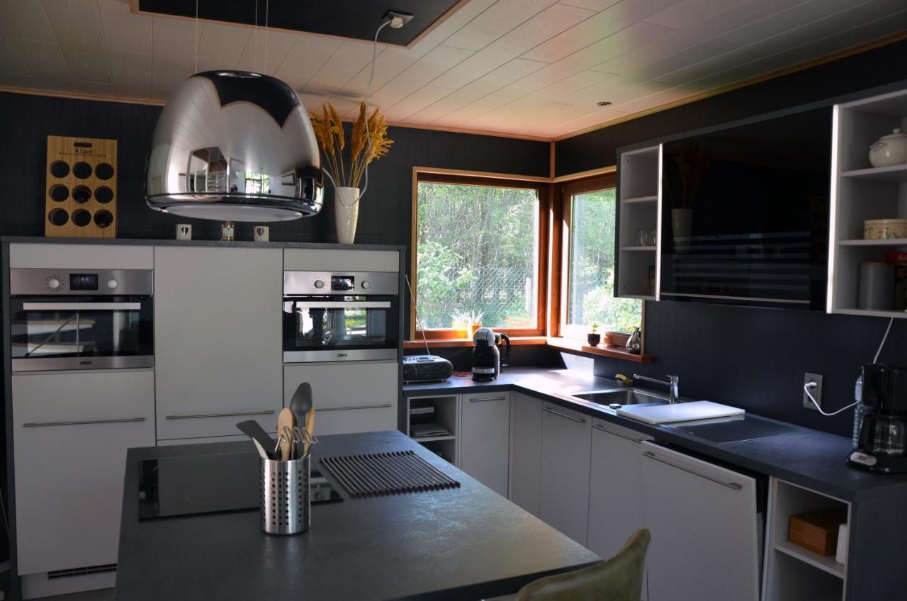 B6 Villa Ursel Bagian luar foto